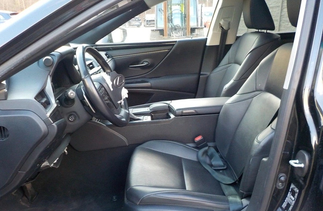 Lexus ES cena 82900 przebieg: 149758, rok produkcji 2020 z Łosice małe 407